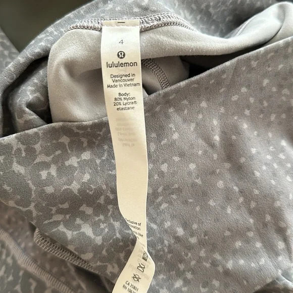 Lululemon Flow Y Bra Nulu *Light Support* B/C Cup & Align Pant 28” City Camo 4